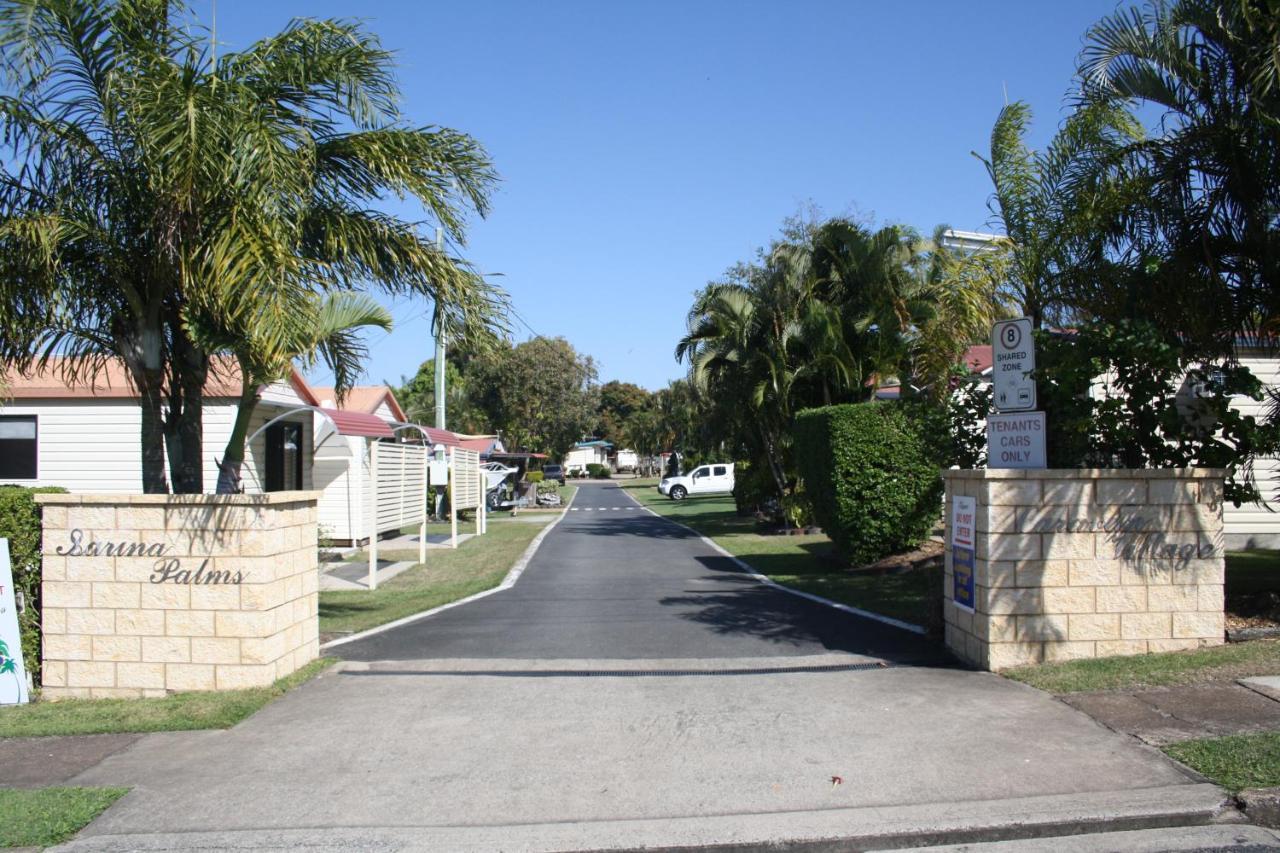 Sarina Palms Caravan And Cabins Village Esterno foto