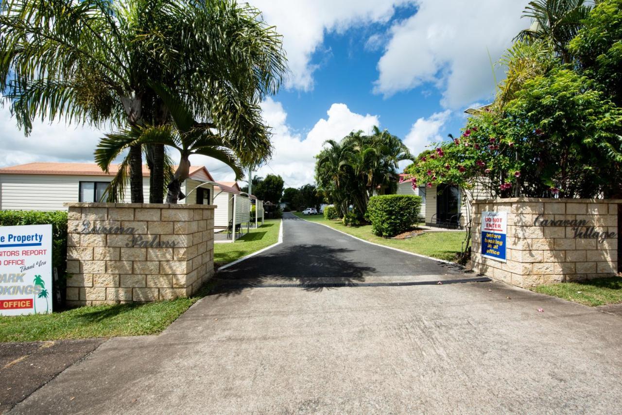 Sarina Palms Caravan And Cabins Village Esterno foto