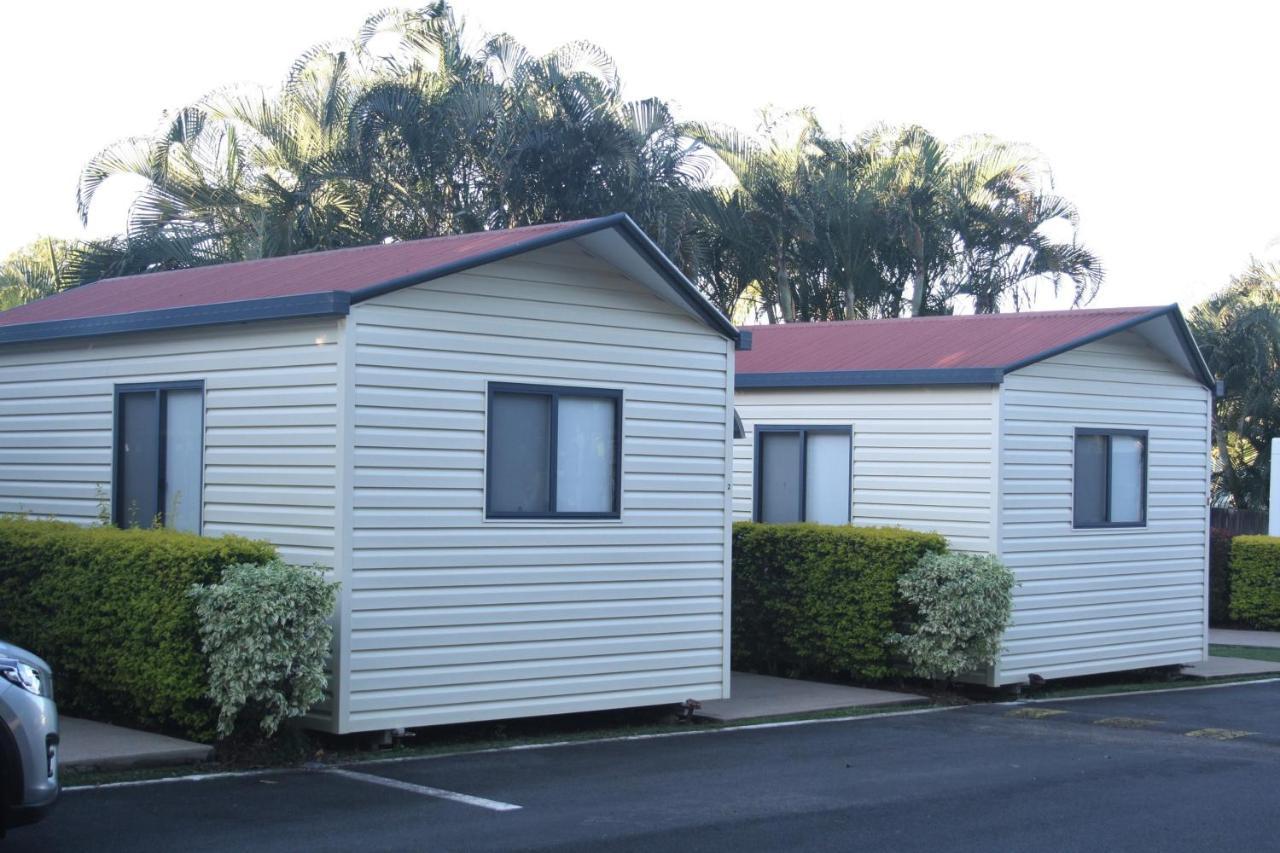 Sarina Palms Caravan And Cabins Village Esterno foto